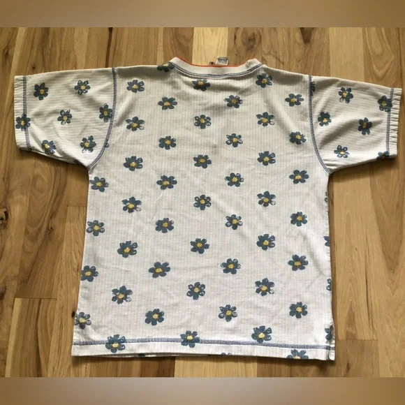 LAST CHANCE Vintage Flower Print Crew Neck Tshirt - Picture 4 of 6